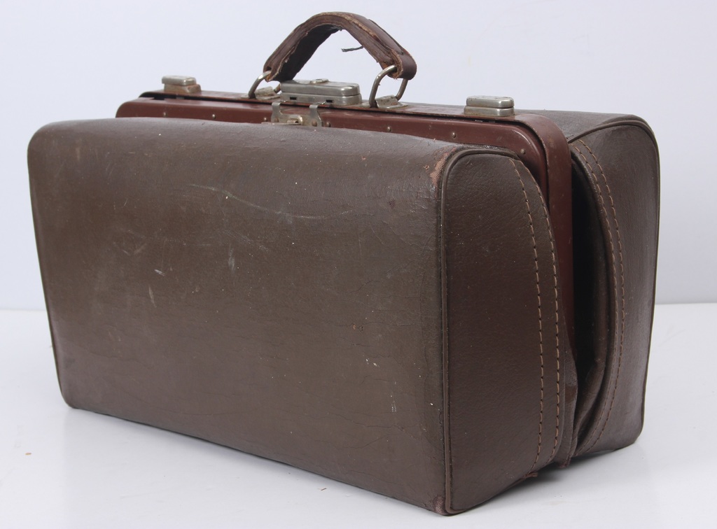 Leather suitcase / bag