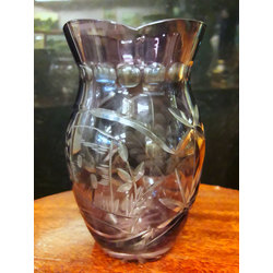Стеклянная ваза с гравировкой 