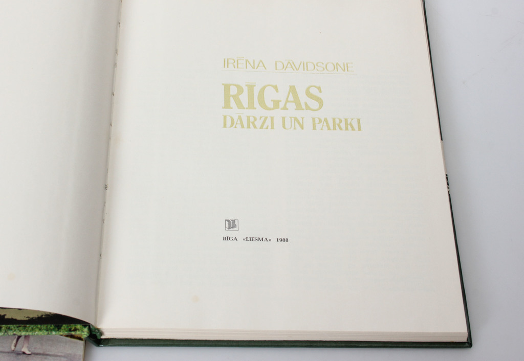 2 grāmatas - Jūrmala, Rīgas dārzi un parki