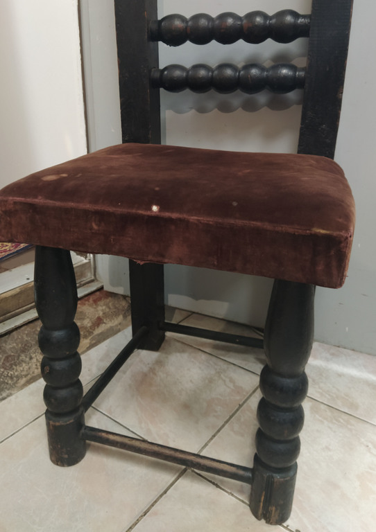 Judge's chair