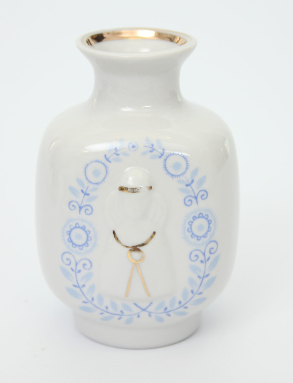 Porcelain vase 