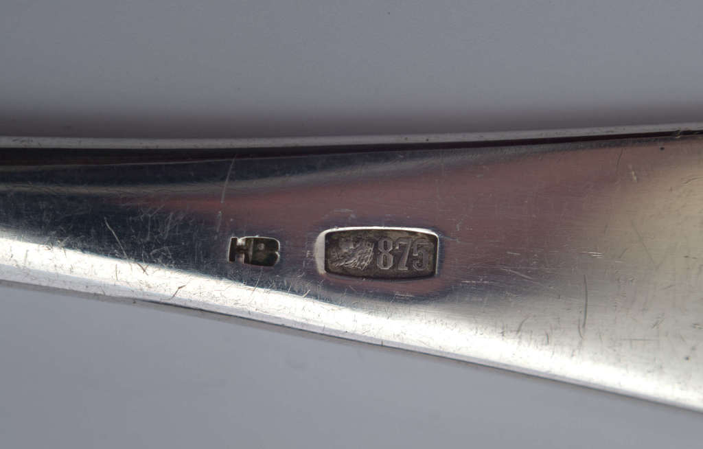 Серебряные столовые приборы с тематикой масонской коробки (6 ножей, 6 вилок)