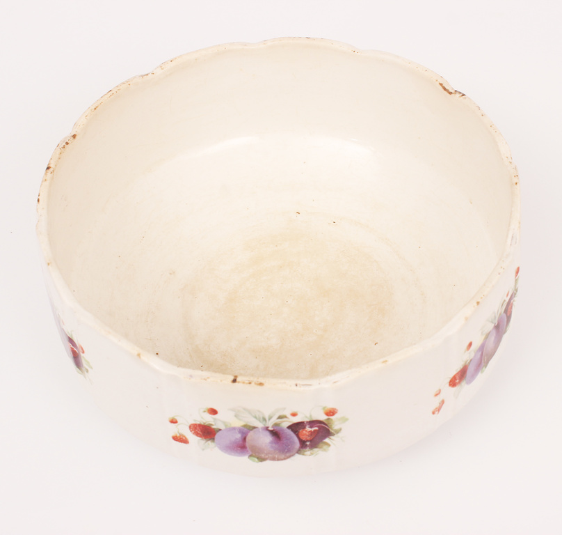 Faiance bowl
