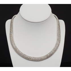 White gold necklace with 1055 natural diamonds