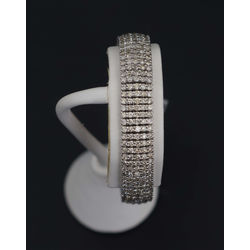 White gold bracelet with 445 natural diamonds