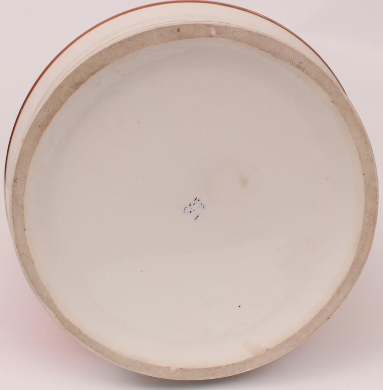 Porcelain vase with general