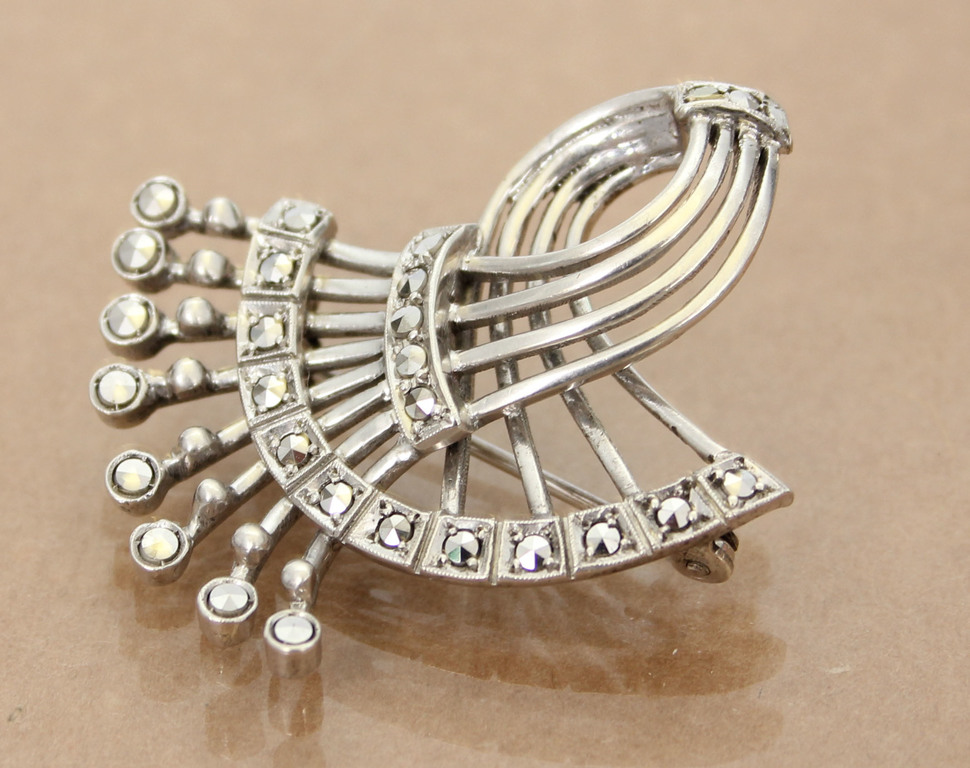Art Nouveau Silver brooch with marcasite crystals