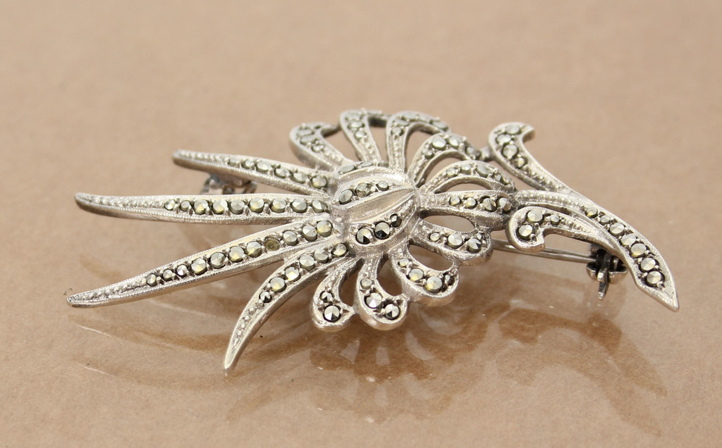 Art Nouveau Silver brooch with macazite crystals