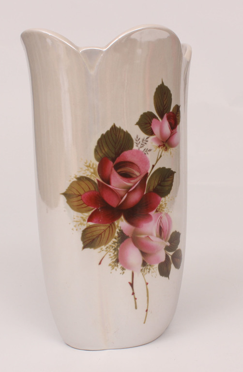 Porcelain vase 