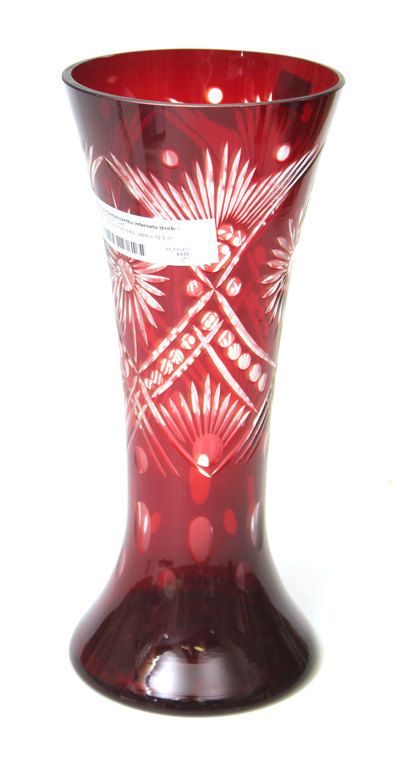 Red glass vase 