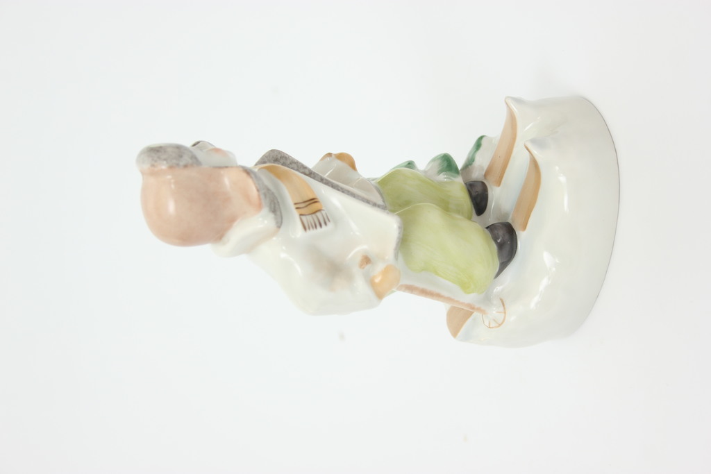 Porcelain figurine ''Slēpotājs''