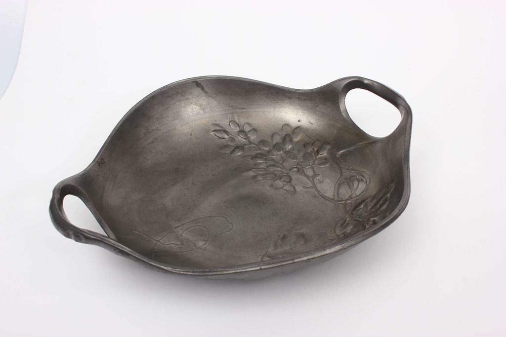 Tin fruit bowl in Art Nouveau