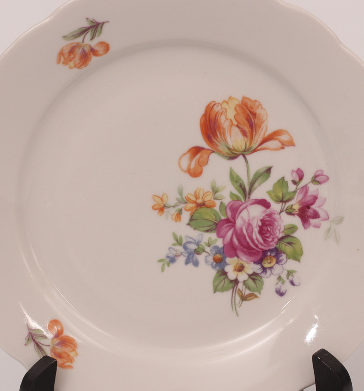 Porcelain set - vase, plate, dish