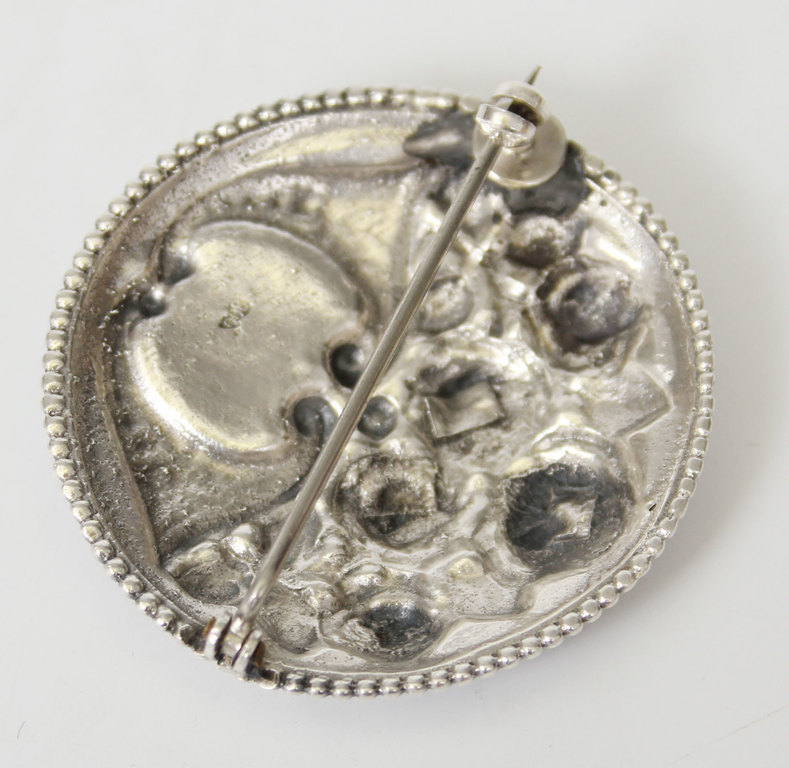 Art Nouveau silver brooch with green agate