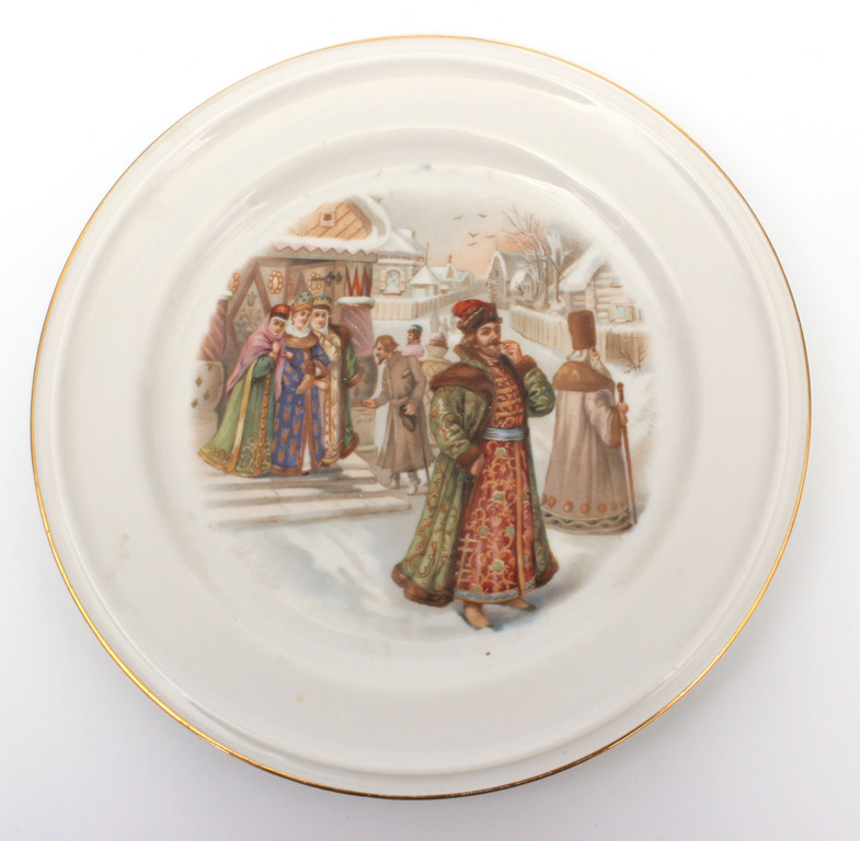 Decorative porcelain plate 