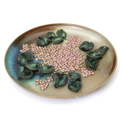 Decorative ceramic plate