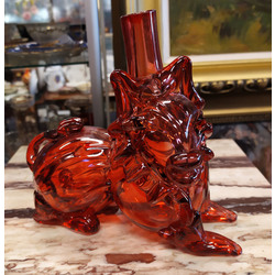Red glass decanter / figure 