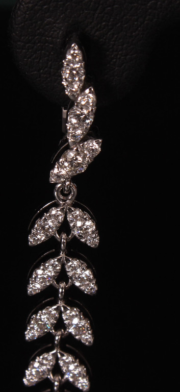 Earrings with diamonds, cultured saltwater pearls (Tahiti)