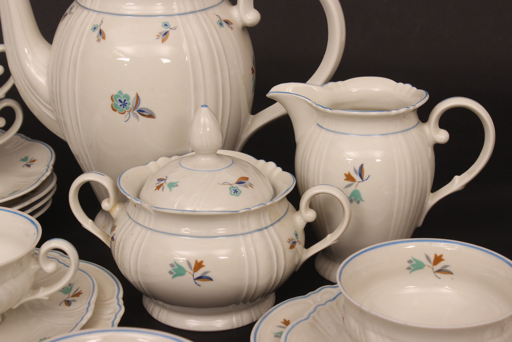 Porcelain set for five persons