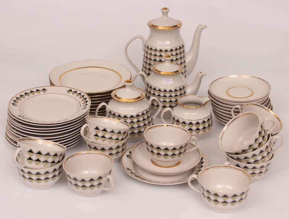 Porcelāna tējas-kafijas servīze 11 personām