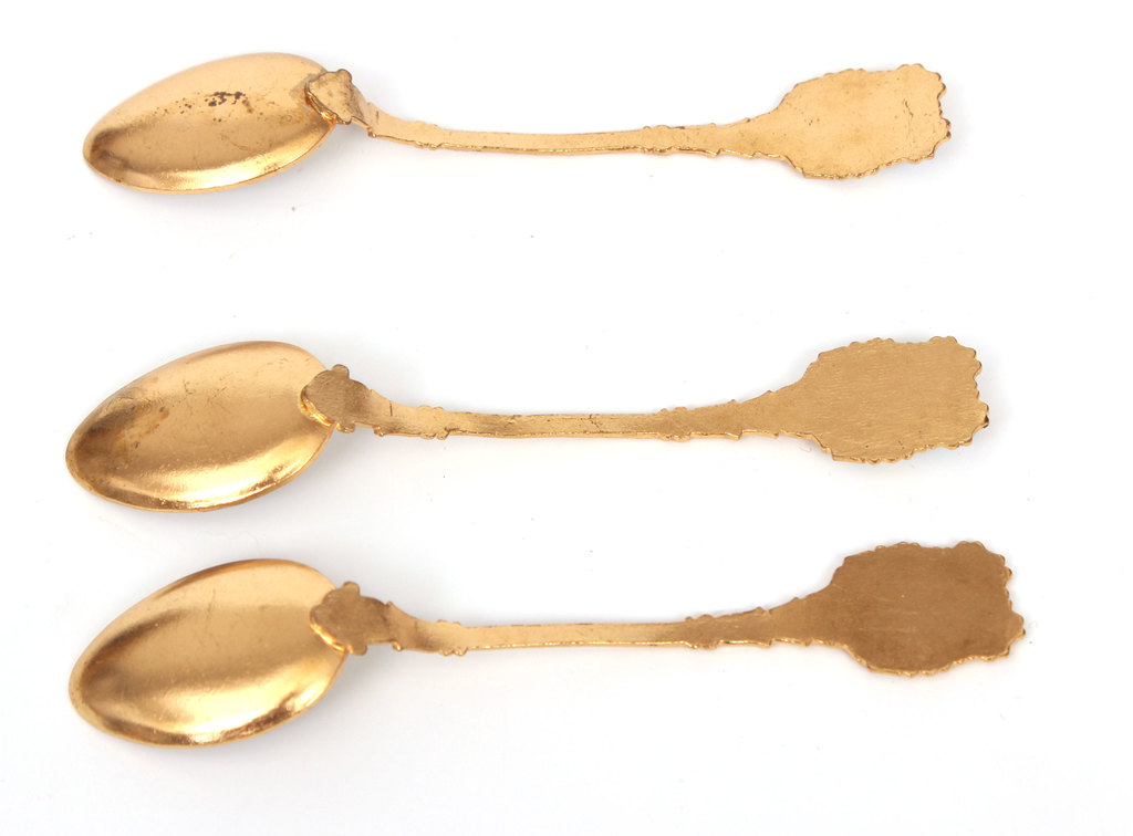 3 spoons 