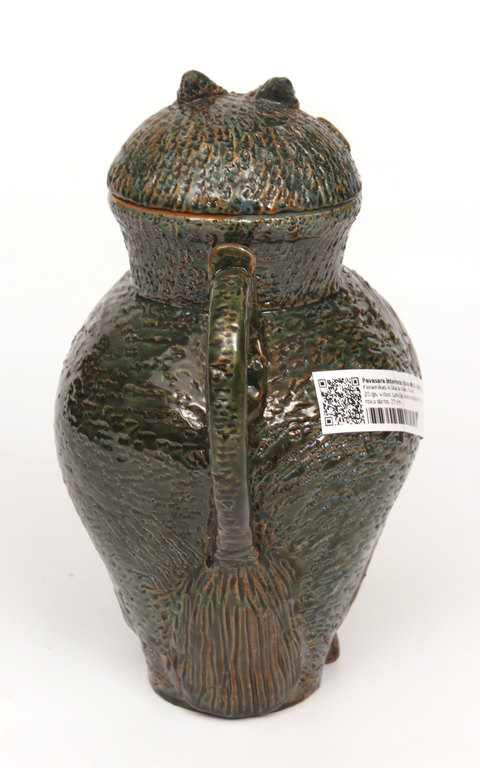 Ceramic pitcher with lid 