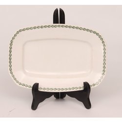 Porcelain serving dish