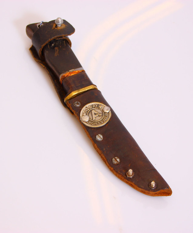 A dagger made of a dagger in the original vagina