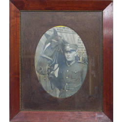  Фото в рамке «Солдат Латвийской армии с конем»