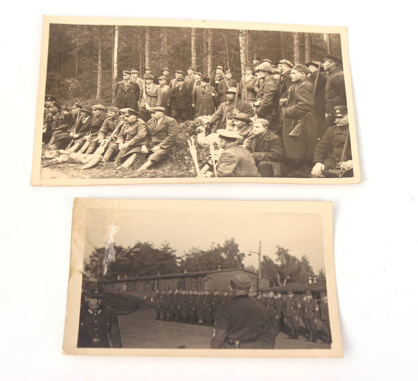 2 открытки / фотографии «Солдаты», «Охотники с машинами».