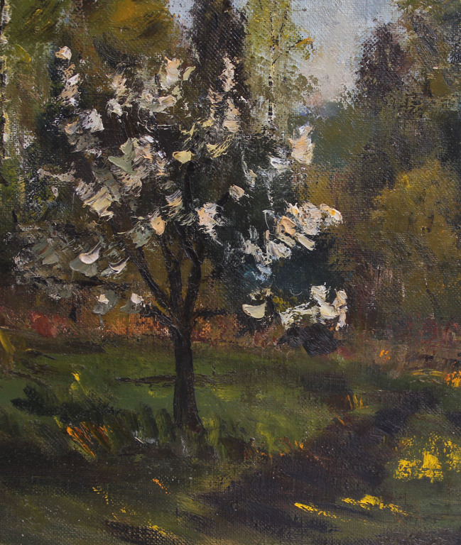 Пейзаж с цветущей яблоней
