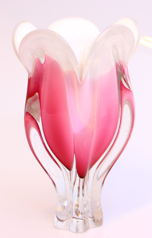 Livani glass vase in the shape of flowers
