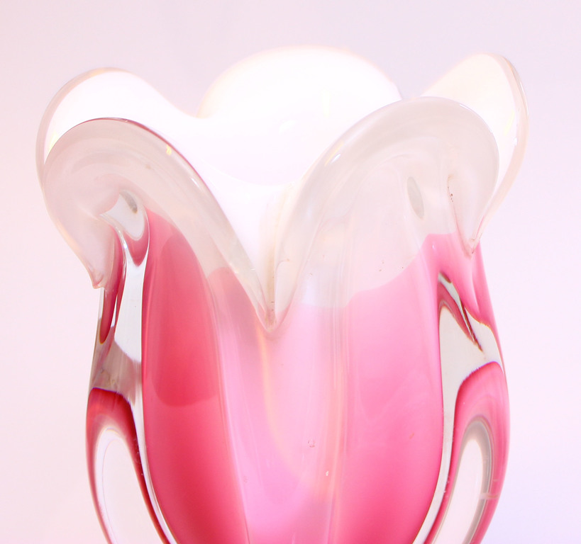 Livani glass vase in the shape of flowers