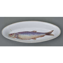 Porcelain serving plate 