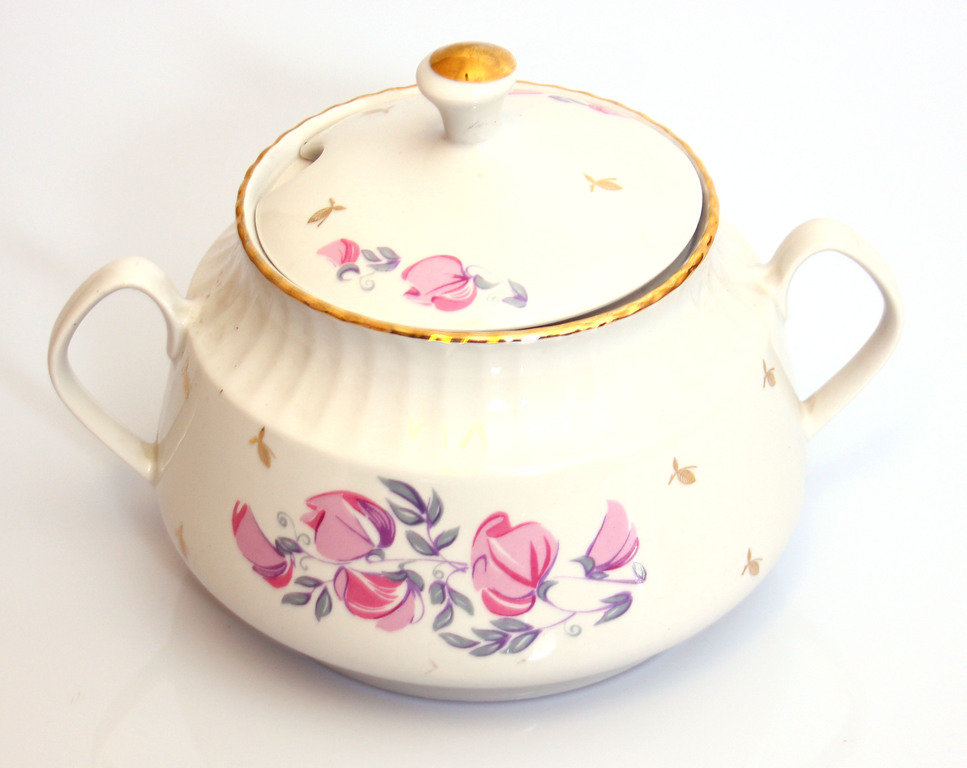 Porcelain tureen