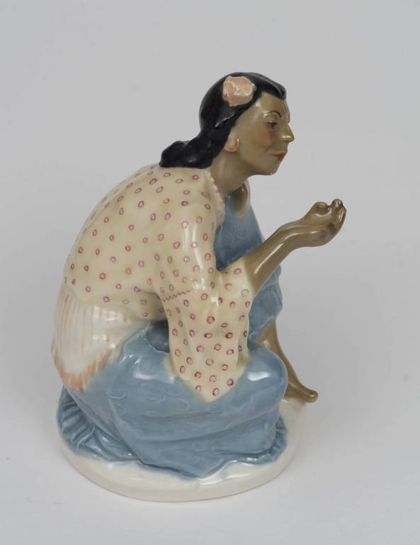 Porcelain figurine 