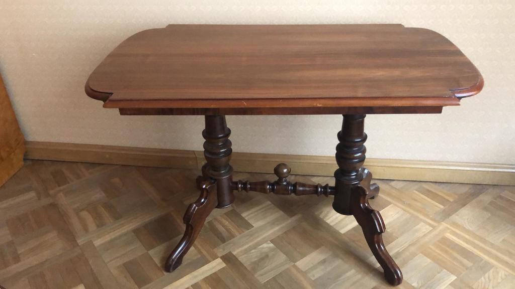 Mahogany veneer table