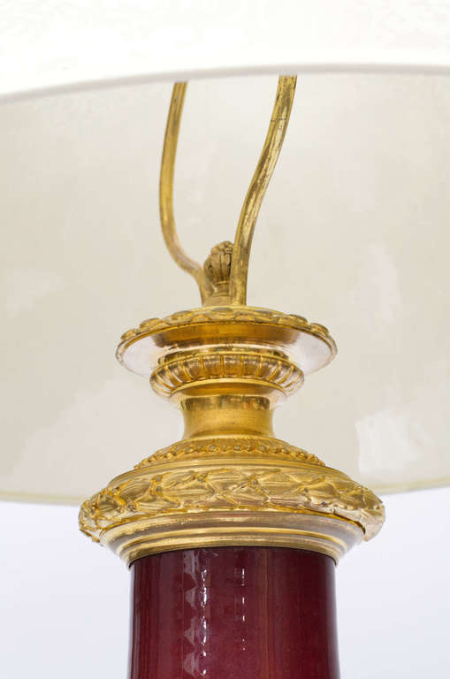 Керамическая настольная лампа с бронзовой отделкой