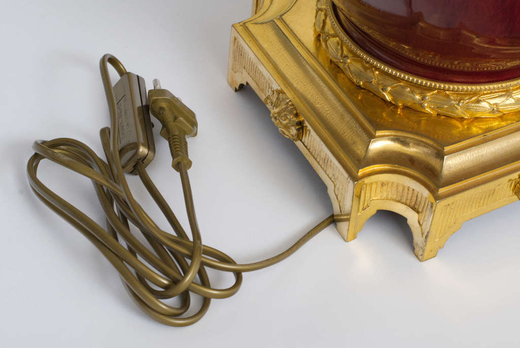 Керамическая настольная лампа с бронзовой отделкой
