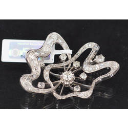 Platinum alloy brooch with 69 natural diamonds