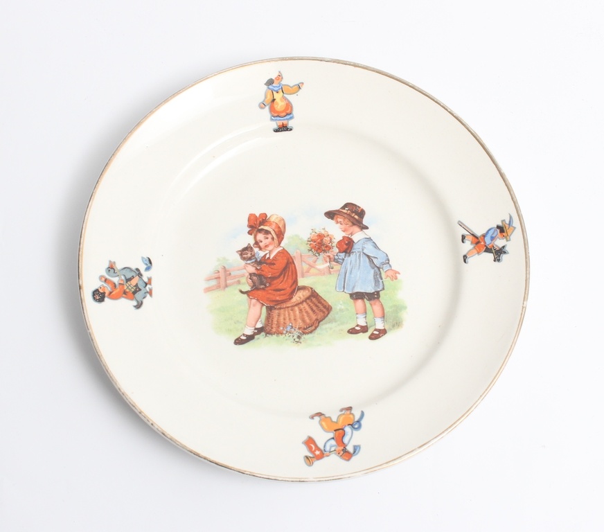 Porcelain plates and cup with various color illustrations (4 pcs + 1 pcs)