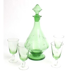 Glass carafe set