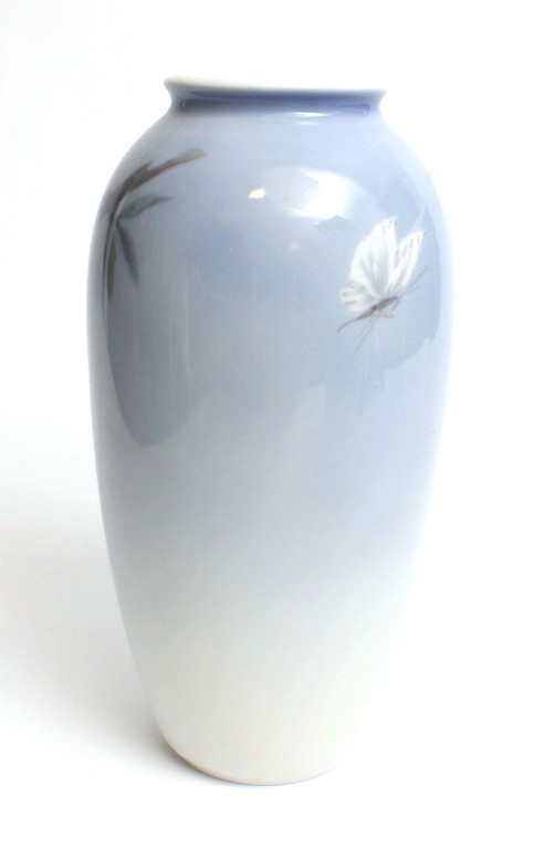 Porcelain vase 