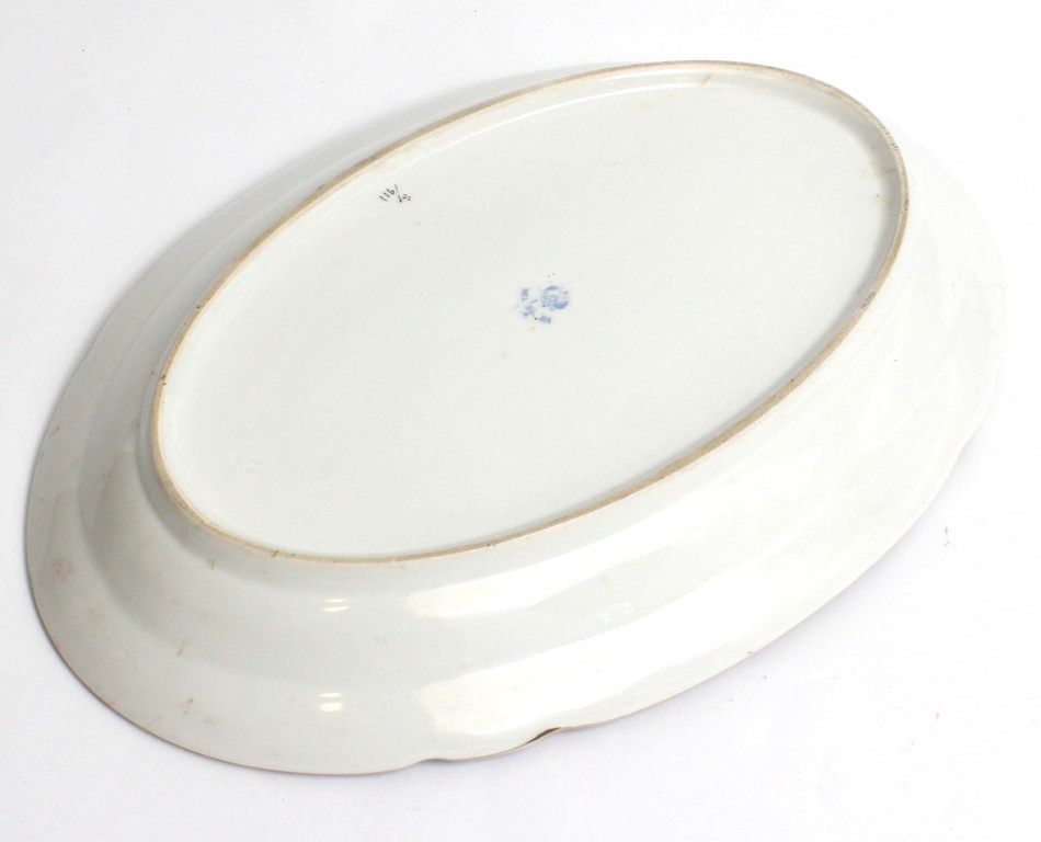 Porcelain serving plate