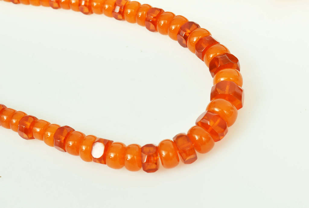 Different amber necklaces (4 pcs)