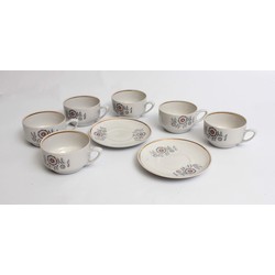 Porcelain items 6 cups and 2 saucers