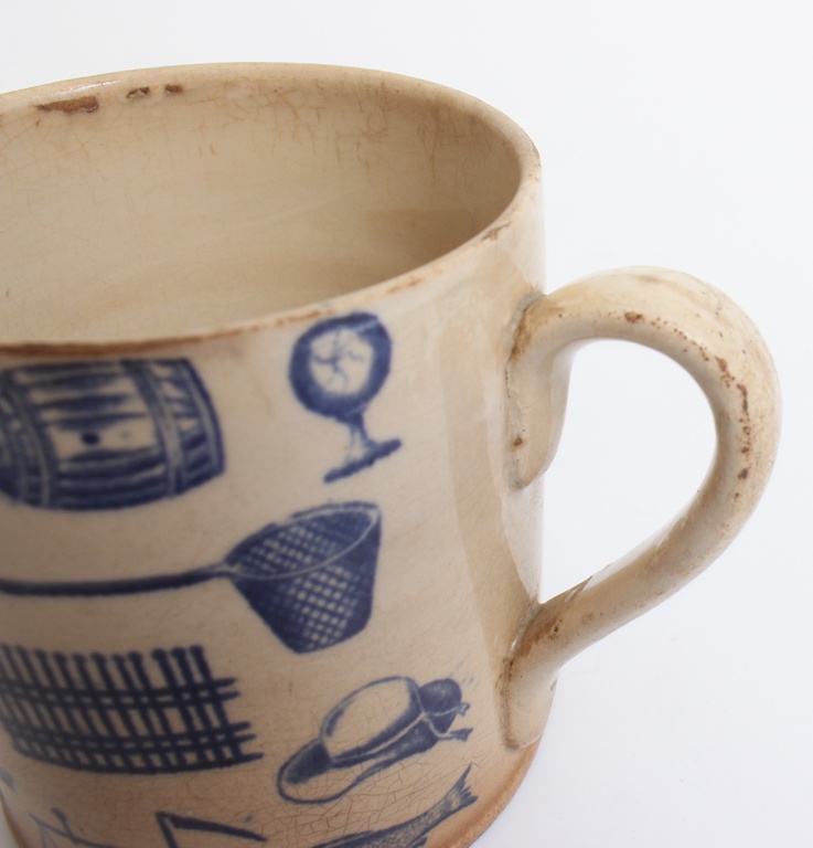 Faience mug