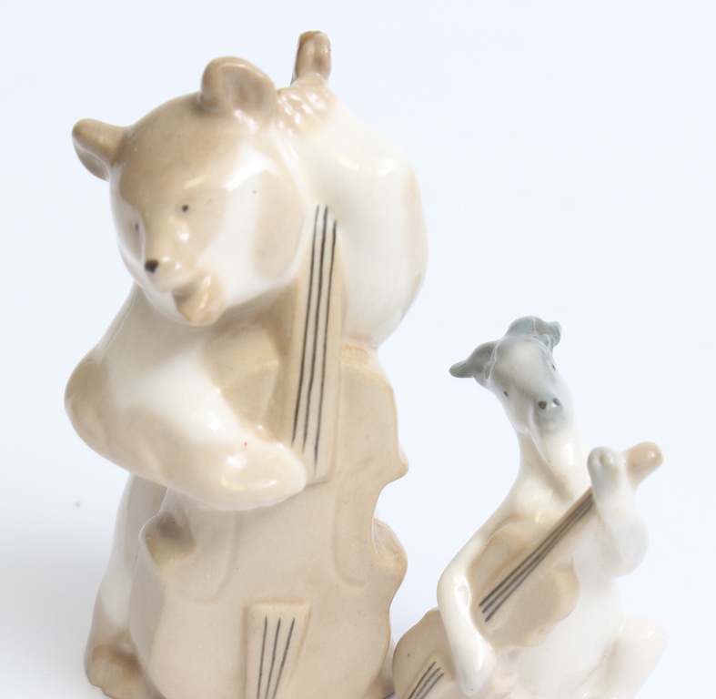 Porcelain figurines 4 pcs. 