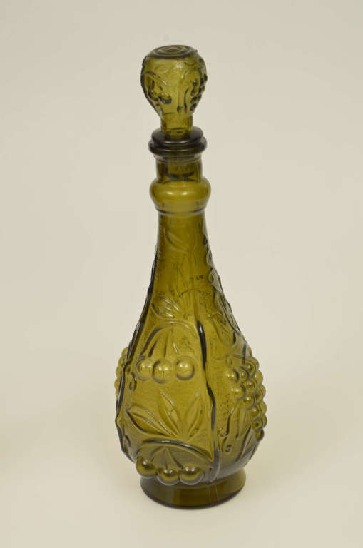 Glass decanter 