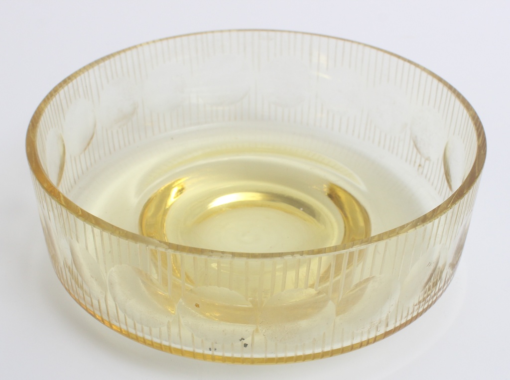 Glass serving dishes